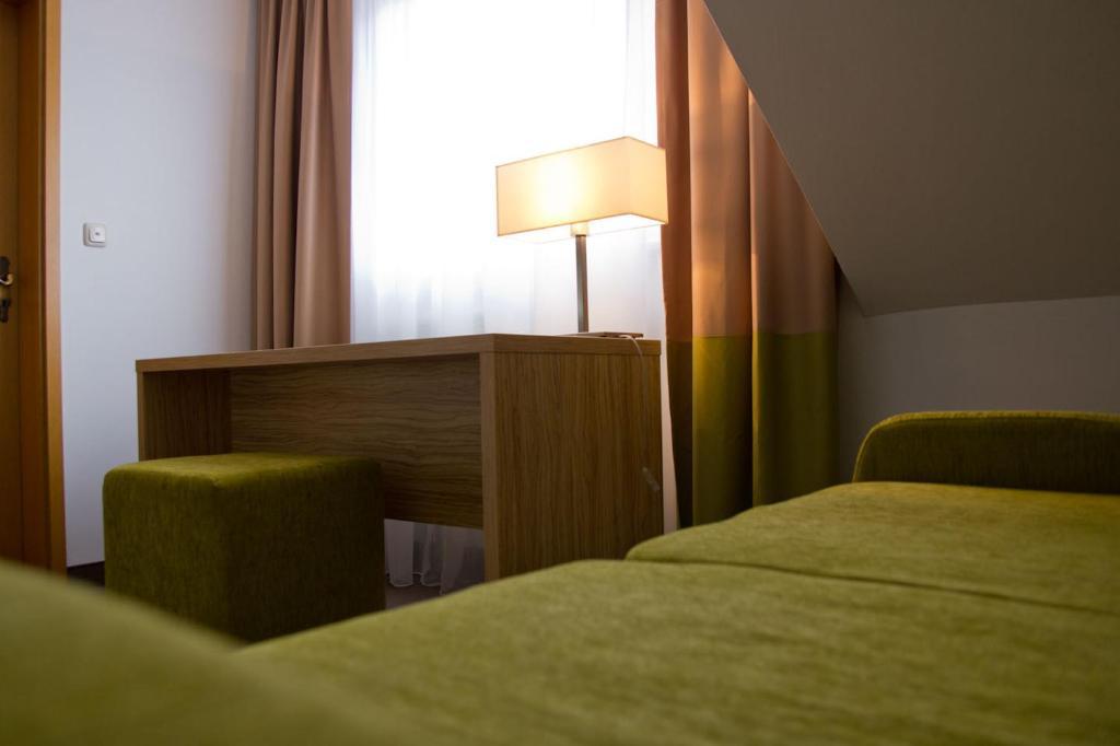 Altes Kurhaus Landhotel Trabelsdorf Pokoj fotografie